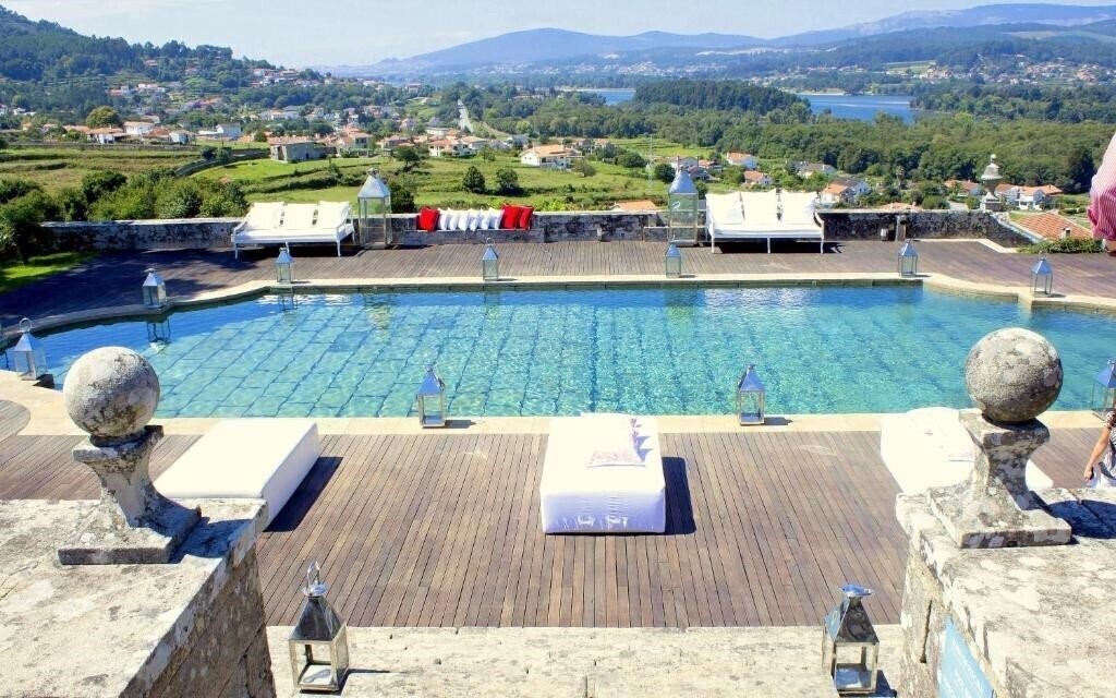 Готель Boega 4*