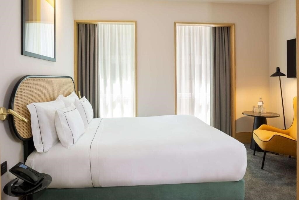 Картинка Arts Tapestry Collection by Hilton 4*