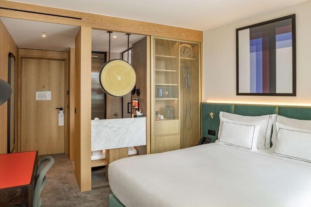 Вид Arts Tapestry Collection by Hilton 4*