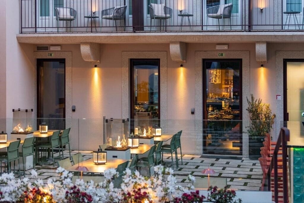 Апартаменти Arts Tapestry Collection by Hilton 4*