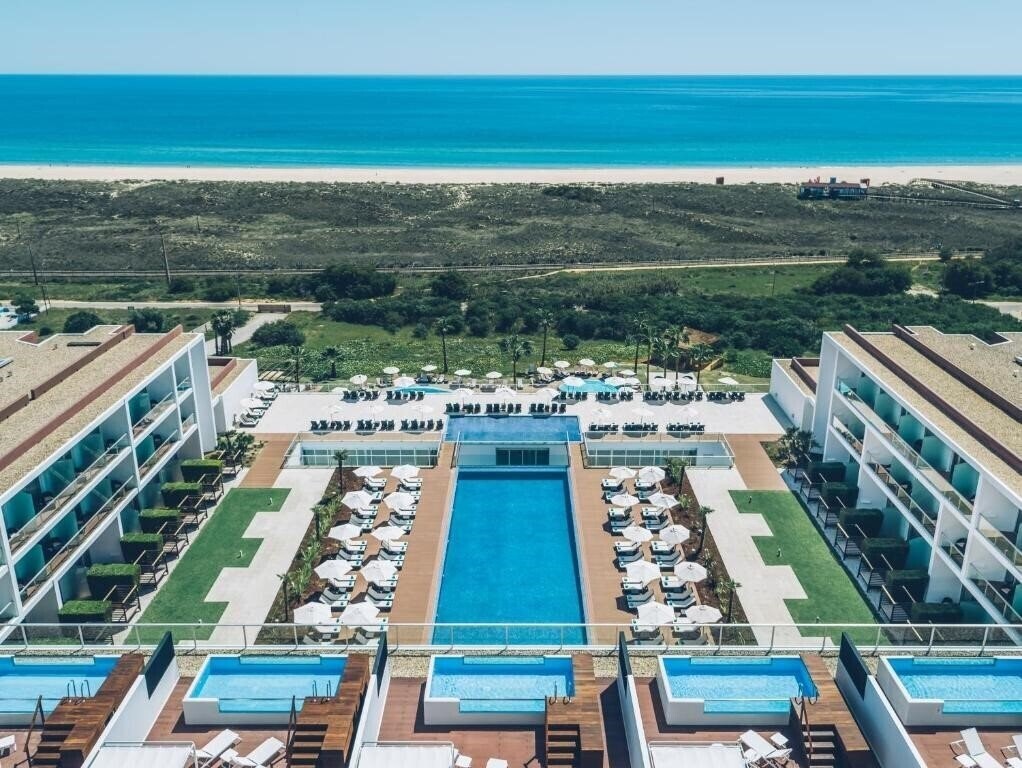 Территория Iberostar Selection Lagos Algarve 5*