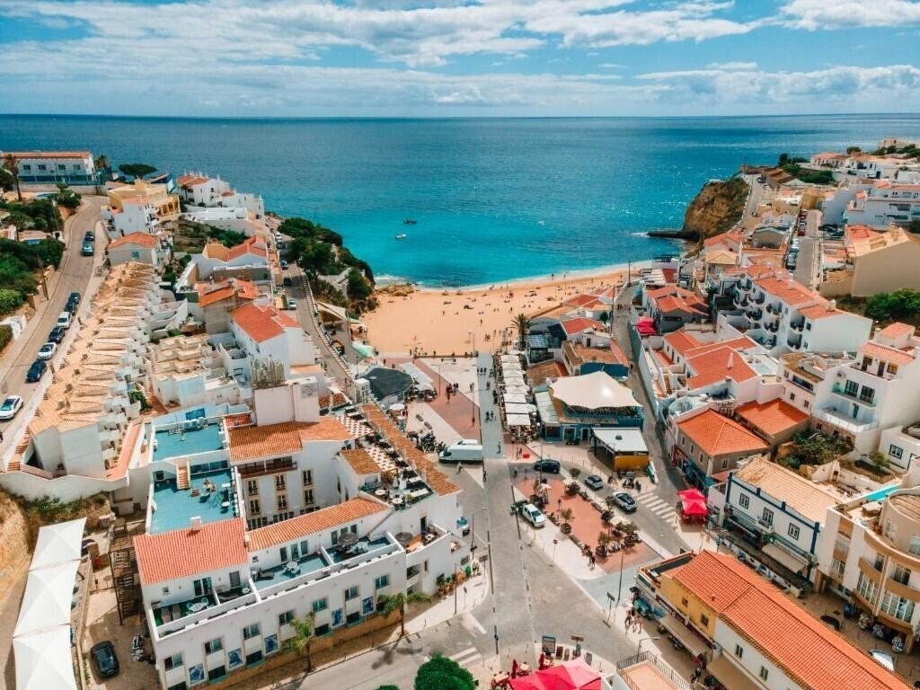 Готель Hotel Carvoeiro Plaza 3*