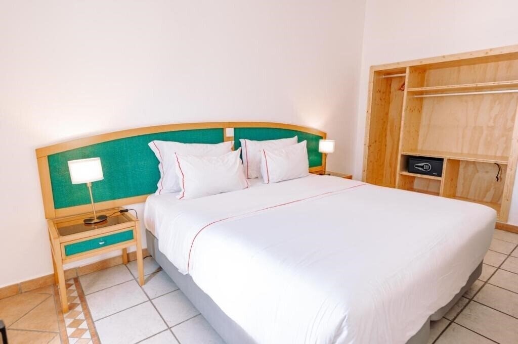 Вид Hotel Carvoeiro Plaza 3*