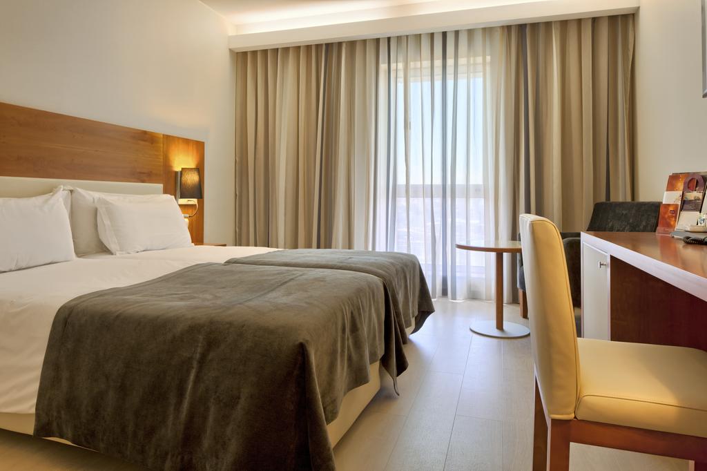 Вид Mercure Lisboa Almada 4*