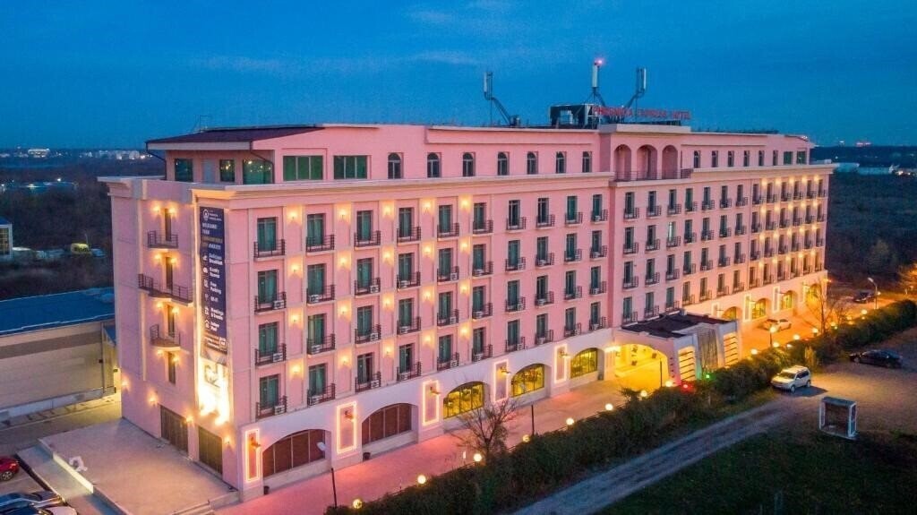 Отель Phoenicia Express 4*
