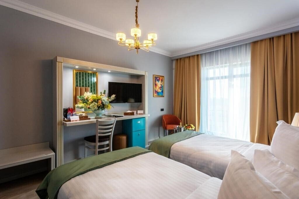 Панорама Phoenicia Express 4*