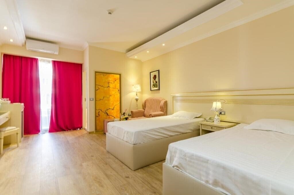 Фотография Phoenicia Luxury 4*