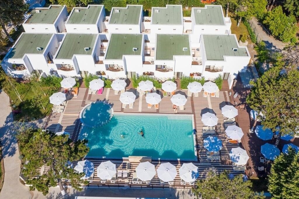 Отель Mera Resort 4*