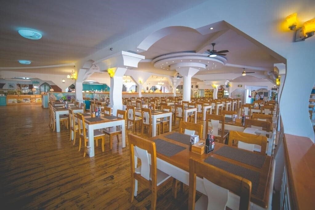 Изображение Phoenicia Holiday Resort 4*