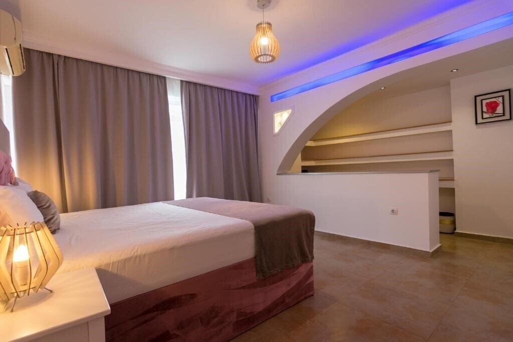 Панорама Phoenicia Holiday Resort 4*