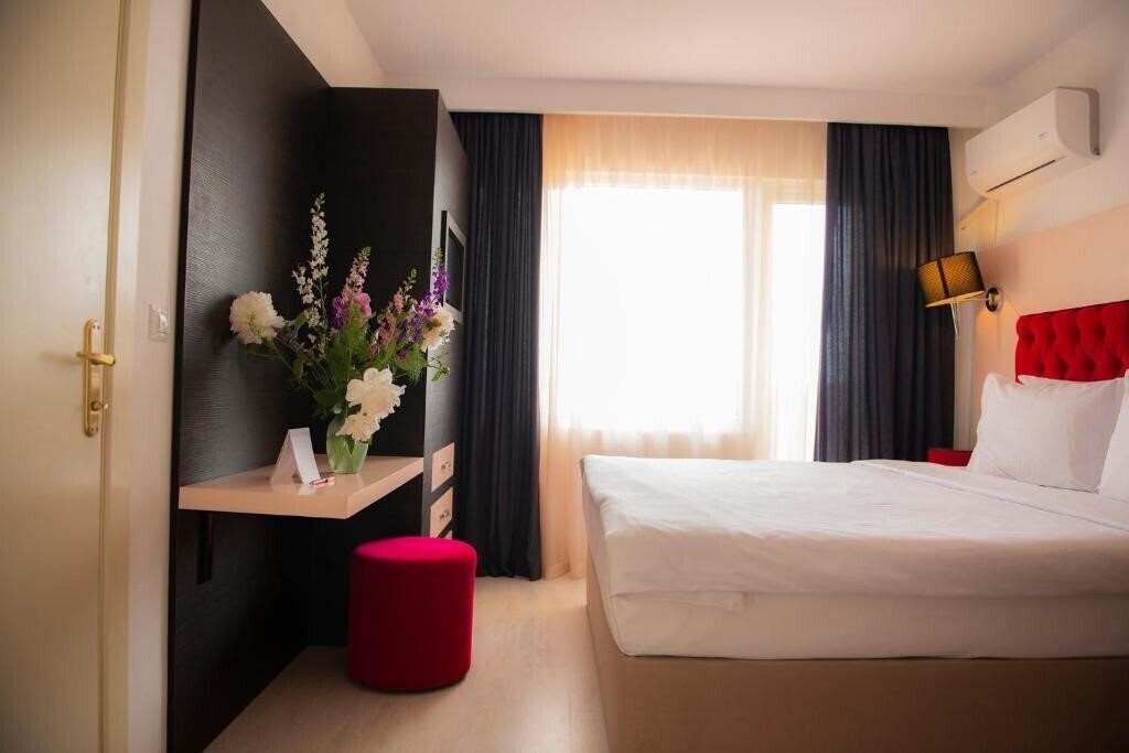 Панорама Phoenicia Majestic 3*