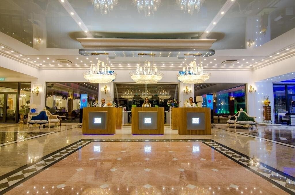 Апартаменты Phoenicia Royal 5*
