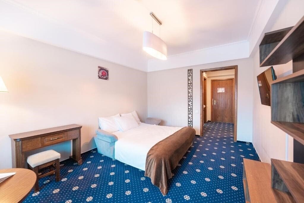 Панорама Hotel Ski & Sky 4*
