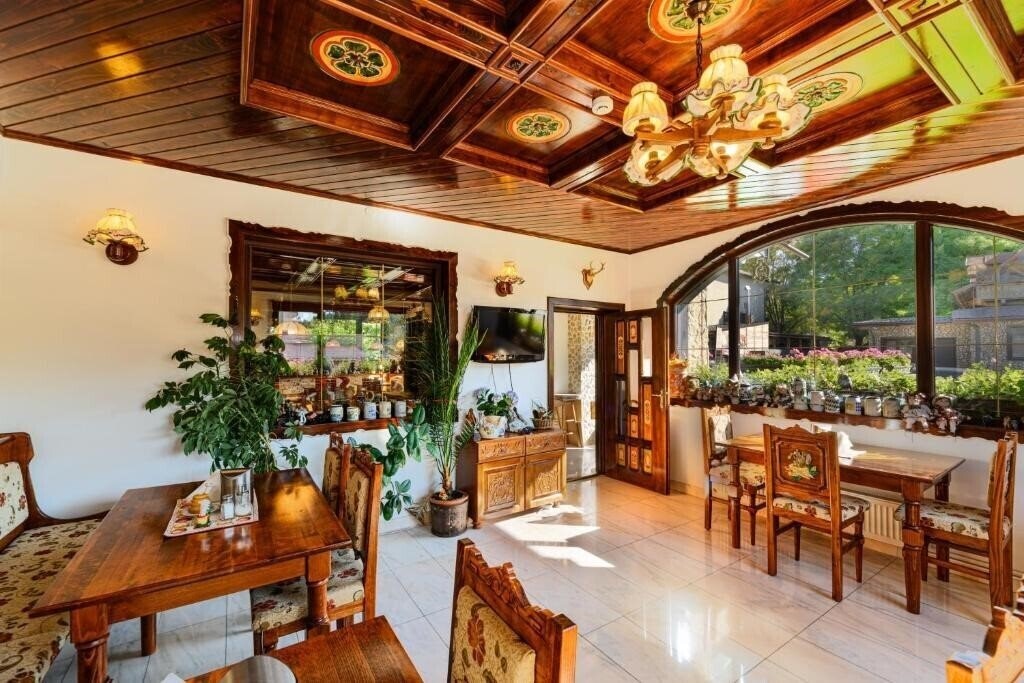 Территория Pensiunea Regina Predeal 4*