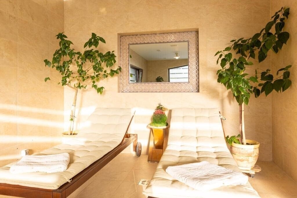 Фото Pensiunea Hilltop 3*