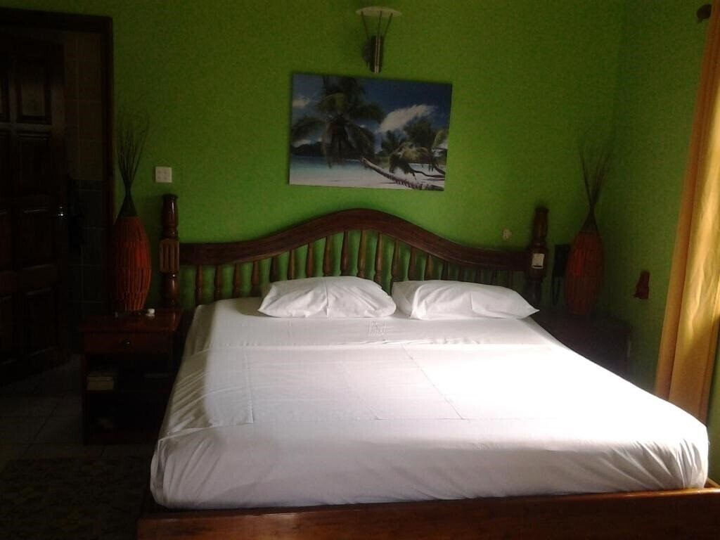 Панорама Villa Creole 2*