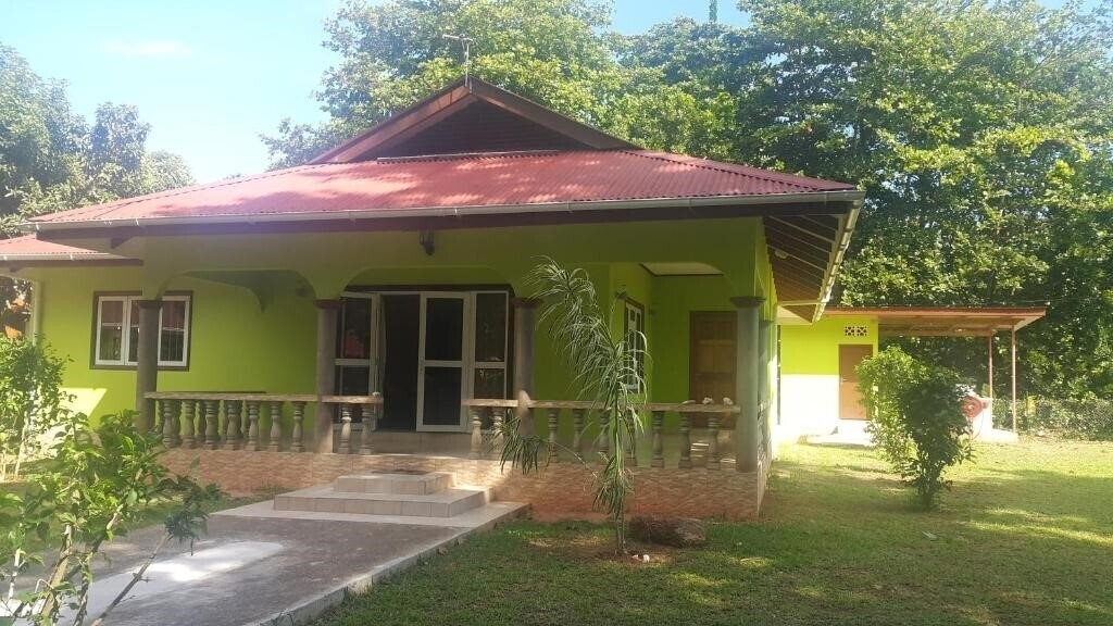 Вид La Passe Holiday Villa вилла