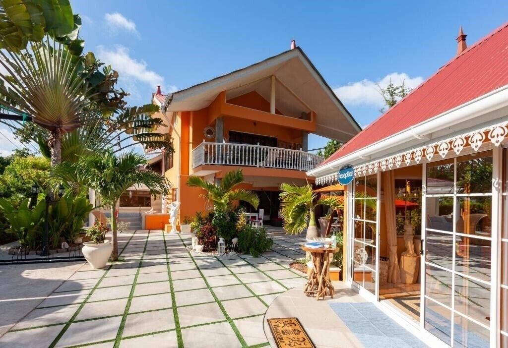 Готель Oceane Self Catering + 3*