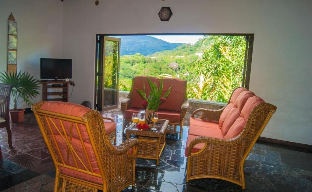 Апартаменты Anse Soleil Beachcomber 4*