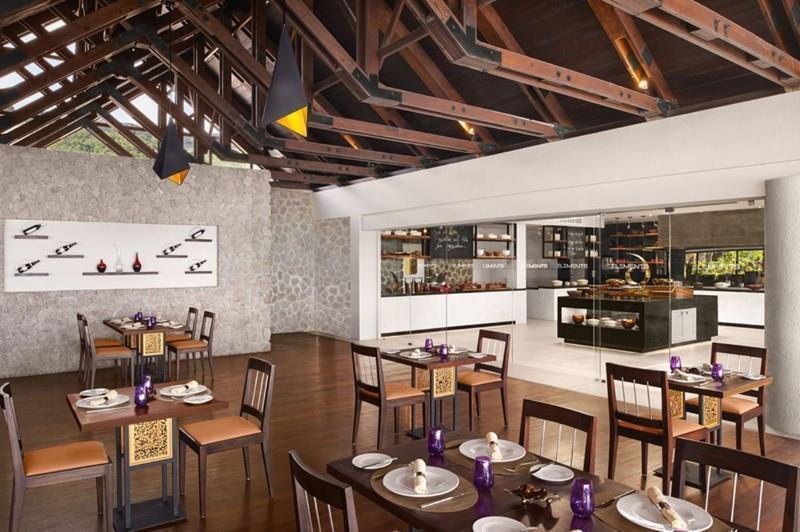 Вид Avani Seychelles Barbarons Resort & SPA 4*