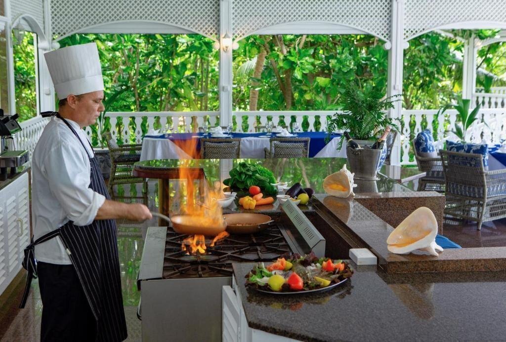 Территория Cousine Island 5*