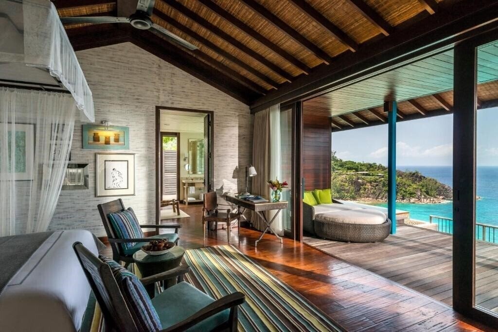 Вид Four Seasons Resort Seychelles 5*