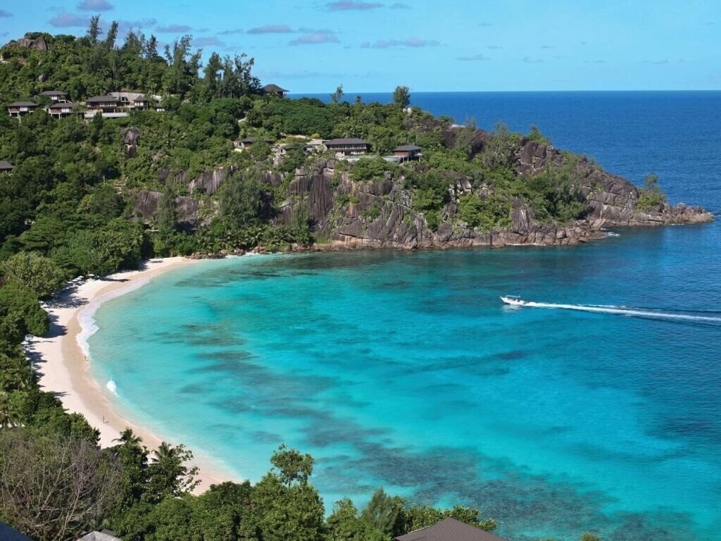 Апартаменты Four Seasons Resort Seychelles 5*