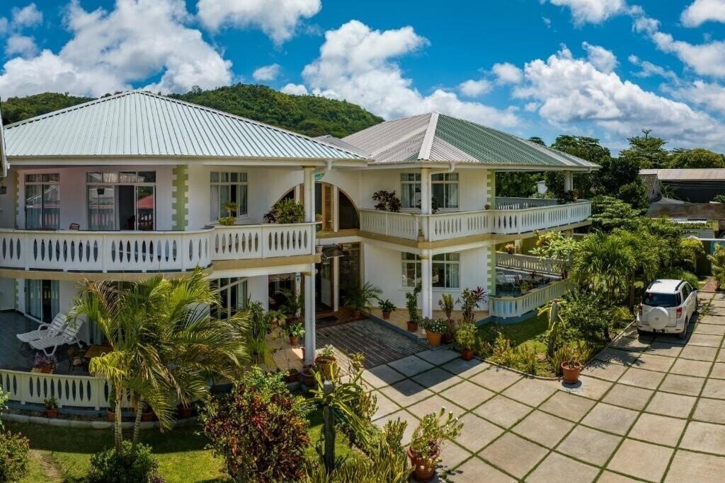 Картинка 340 Degrees Mountain View Apartments апартаменты