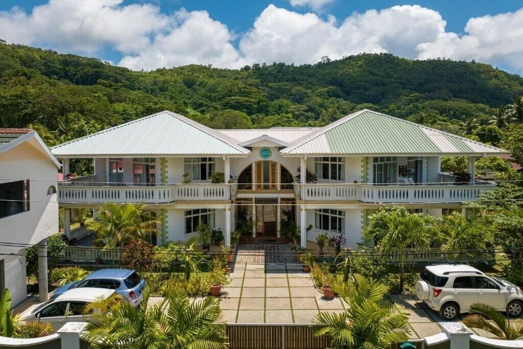 Вид 340 Degrees Mountain View Apartments апартаменты