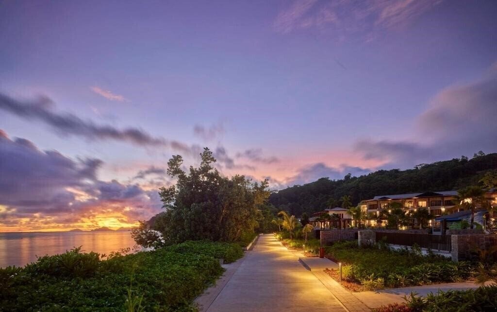Территория Canopy By Hilton Seychelles 4*