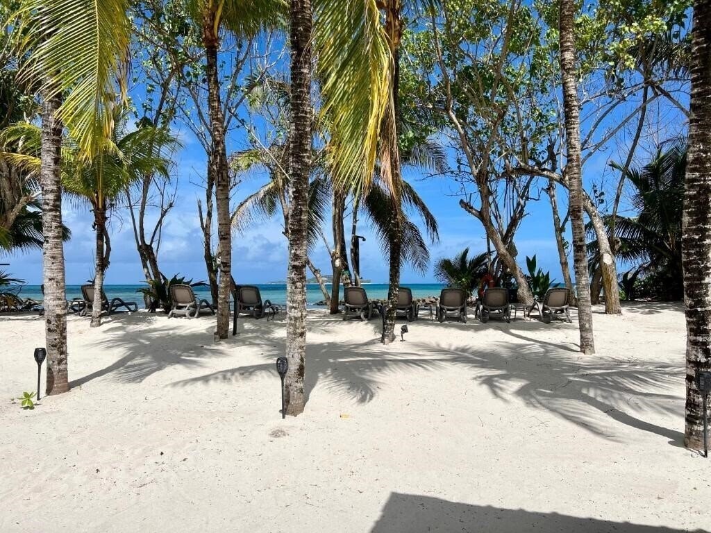 Панорама Cap Jean Marie Chalets 4*