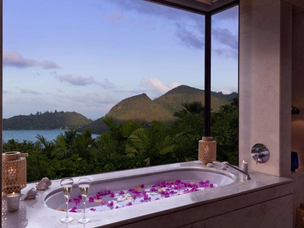 Територія Raffles Praslin Seychelles 5*