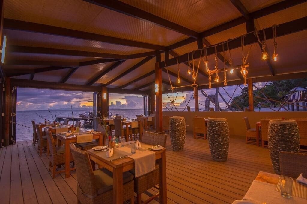 Фотография Coco de Mer Hotel and Black Parrot Suites (ex. Coco De Mer) 4*