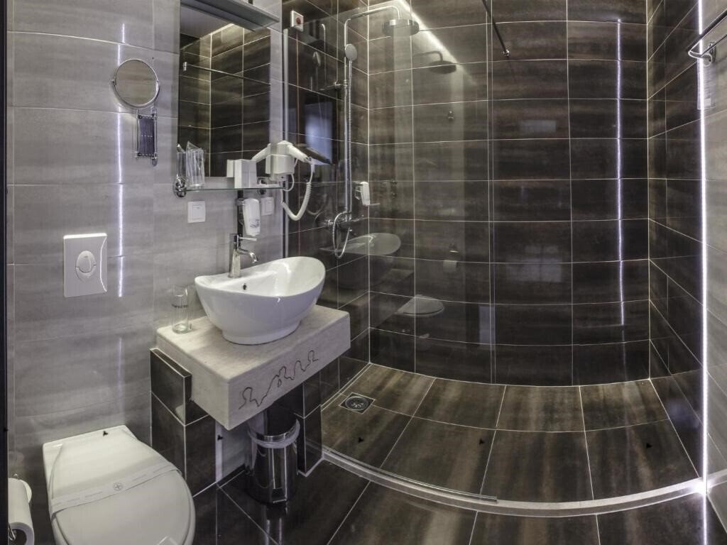 Панорама Theatre 4*