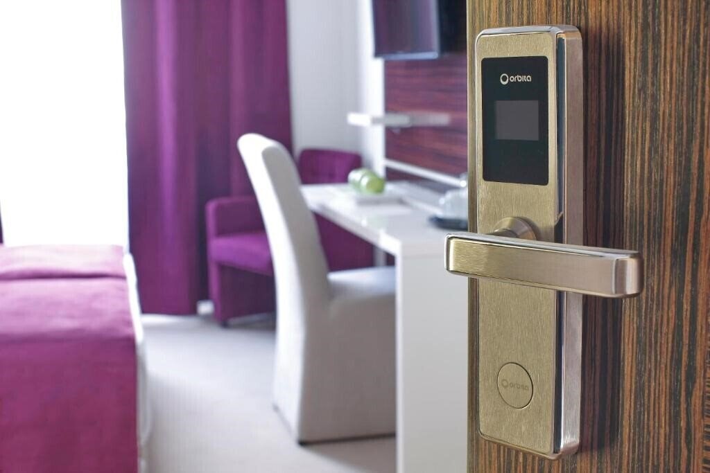 Фотография Theatre 4*