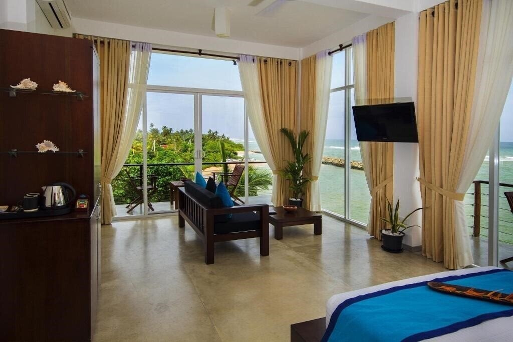 Изображение Garton's Cape 4*