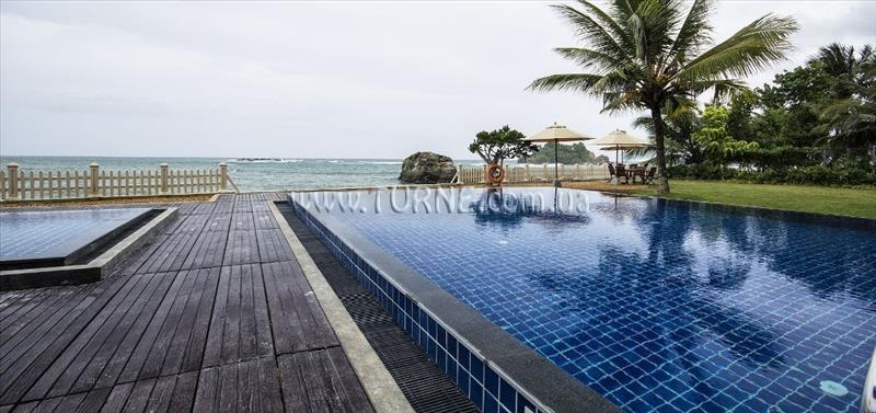 Вид Garton's Hotel 4*