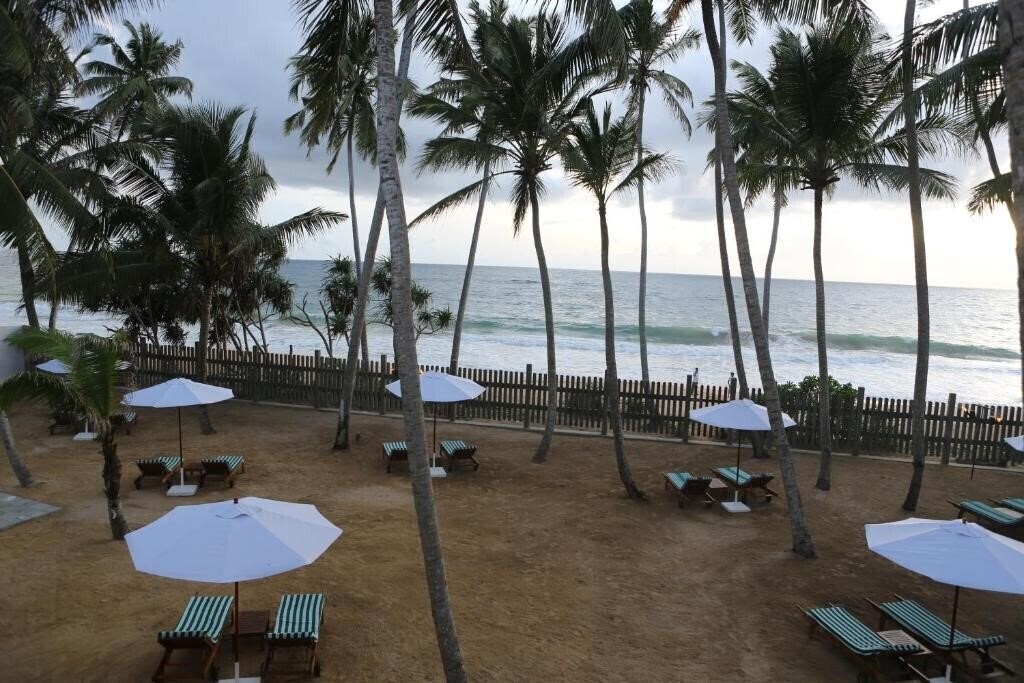 Апартаменты The Beach Hotel Oasis Bridge 3*