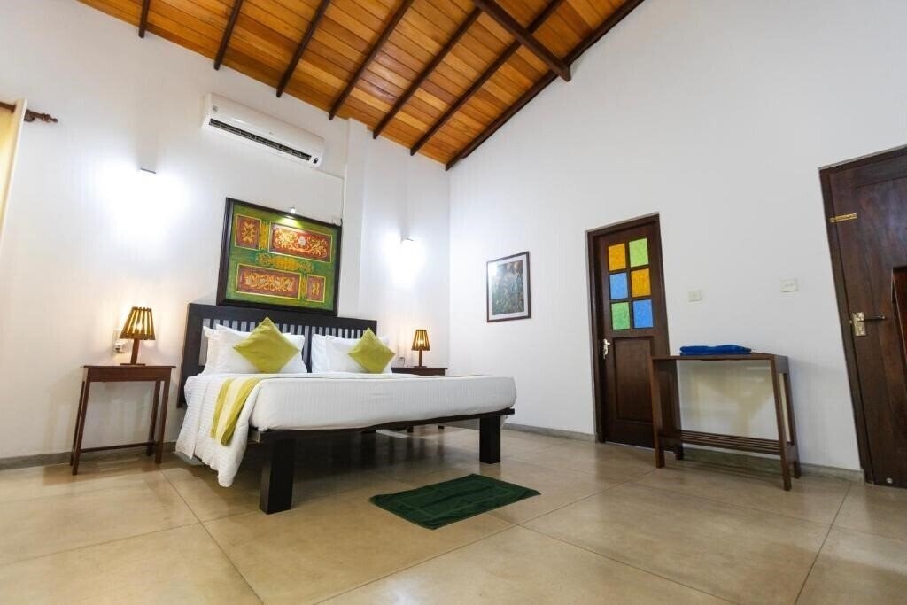 Апартаменты The Mangrove Cave Hotel 2*