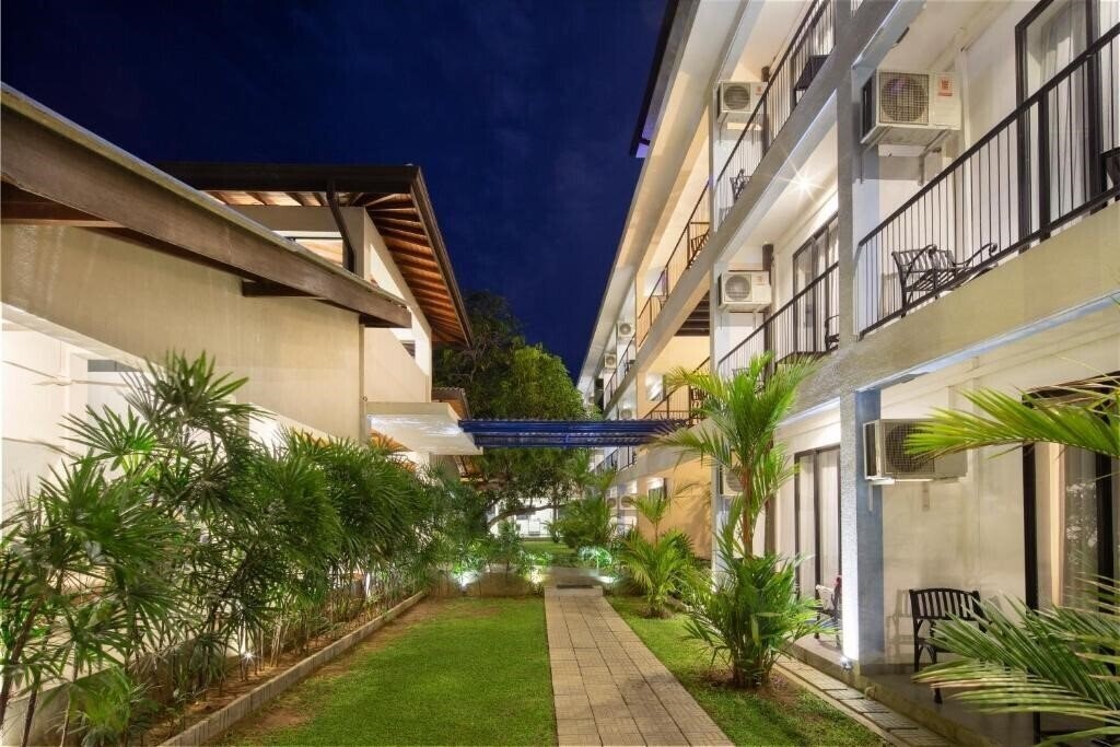 Территория The Blue Wave Hotel 3*