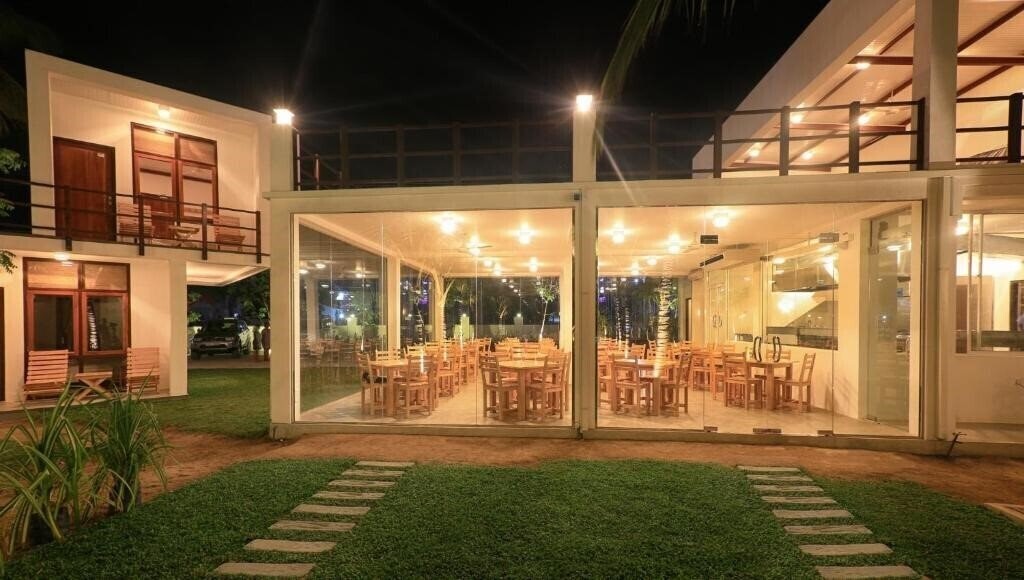 Панорама Arugambay Roccos 4*