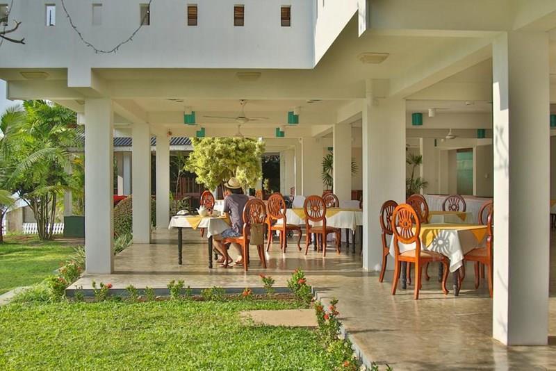 Территория Riverside Aluthgama 3*