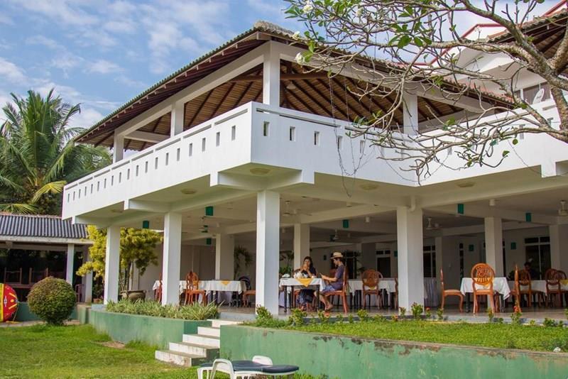 Вид Riverside Aluthgama 3*