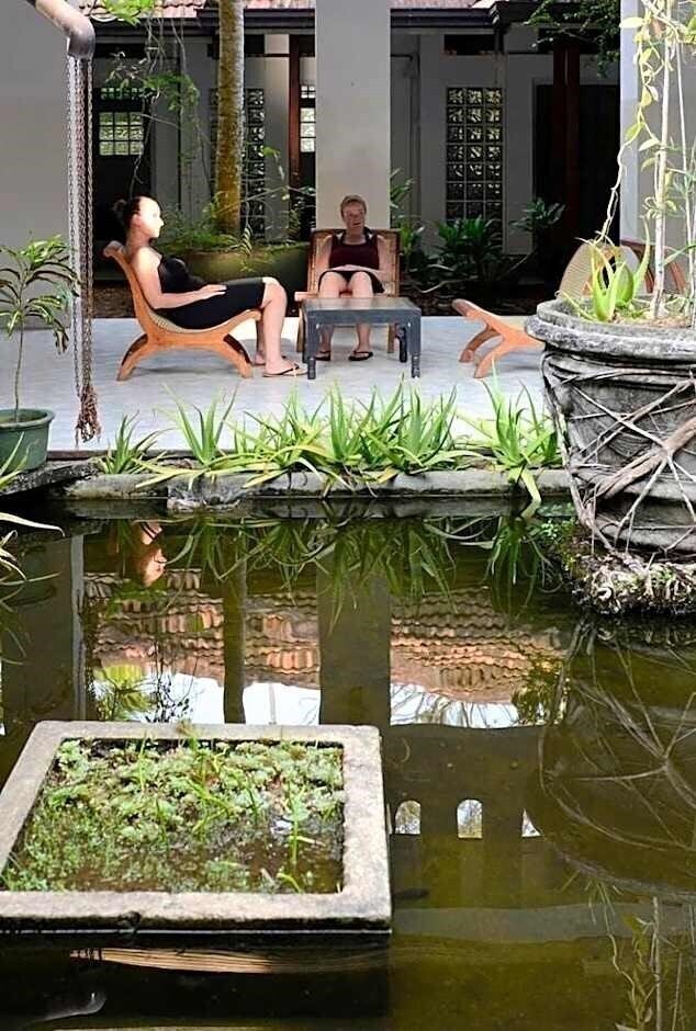 Территория Warahena Beach Hotel 3*