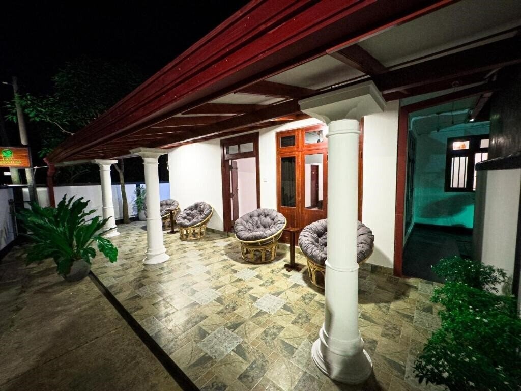 Отель Lira - Unawatuna 2*