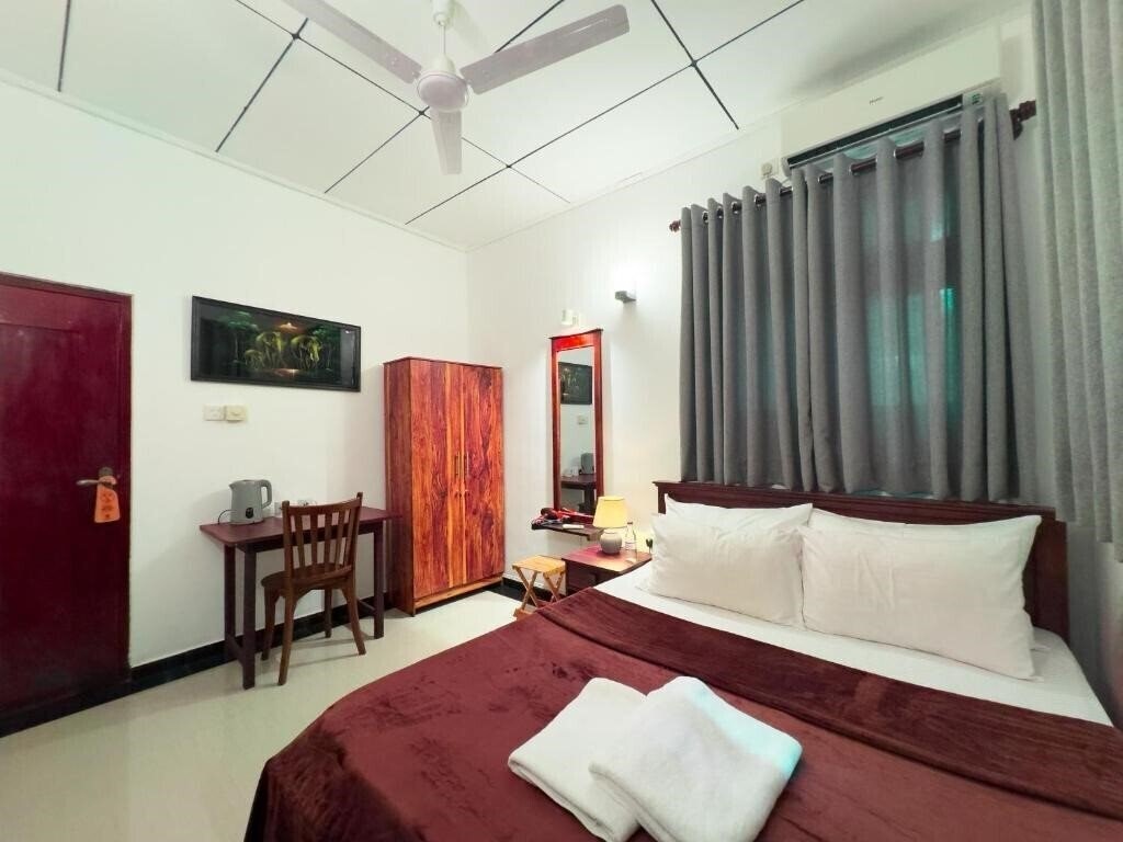 Фото Lira - Unawatuna 2*