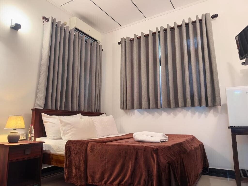 Вид Lira - Unawatuna 2*