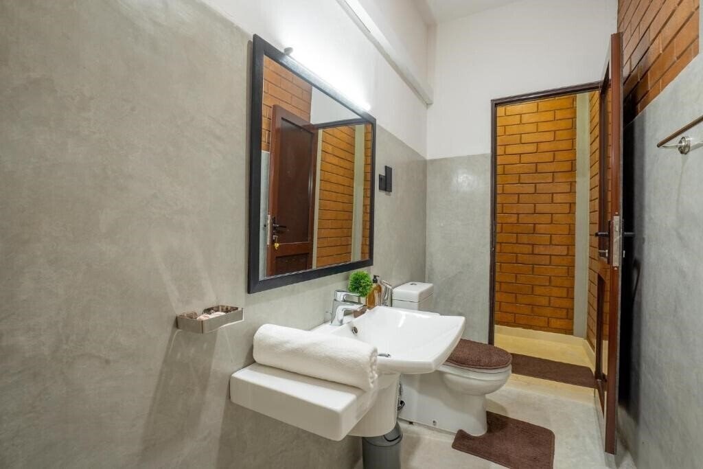 Апартаменти Anura’S Elephanat Hotel 3*