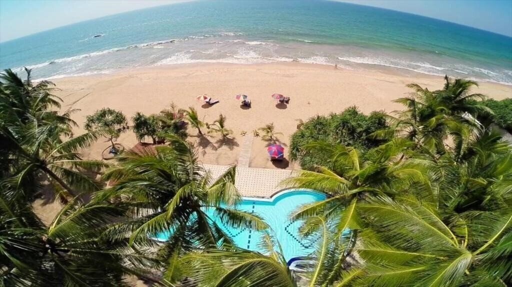 Панорама Whispering Palms 3*