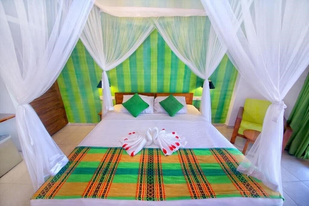 Фотография Rock Side Beach Resort 3*